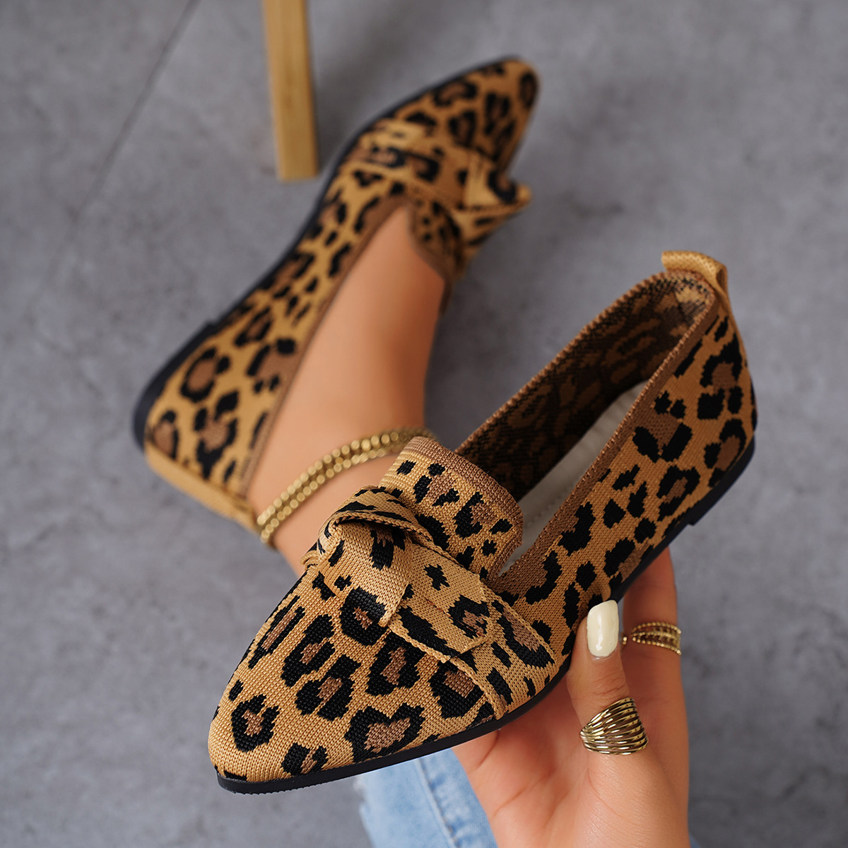 Knit Bow Accent Pointed Toe Flats