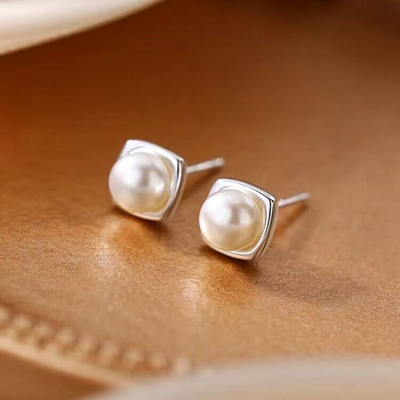 Classic Pearl Drop Earrings