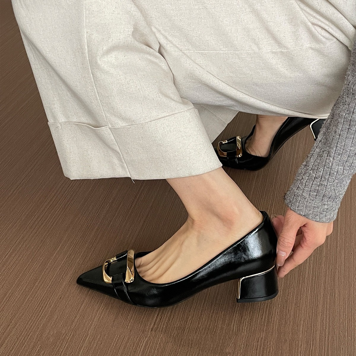 Classic Metal Buckle Pointed Toe Block Heel Shoes