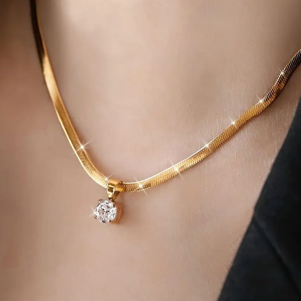 Elegant Rhinestone Pendant Gold-Tone Necklace